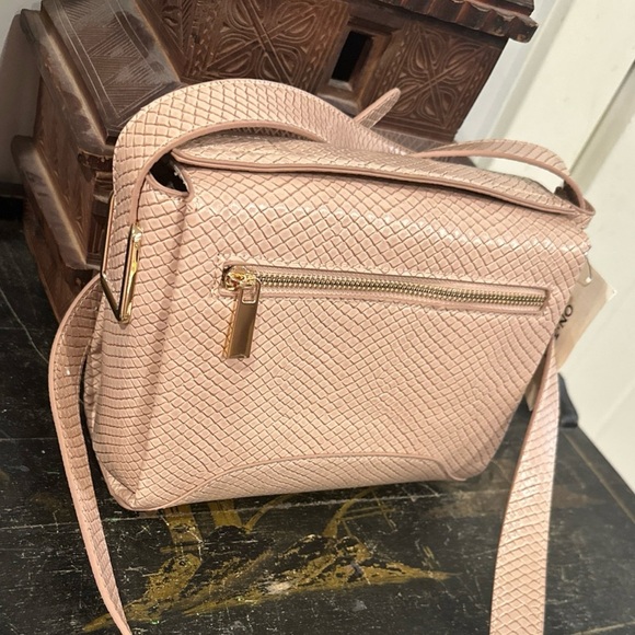 On 34th Leslii Embossed Crossbody Bag Chai Snake New - Picture 1 of 7